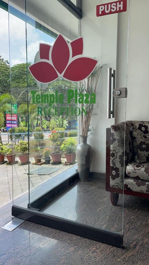 Temple Plaza Kochi Hotel Chottanikara Exterior foto