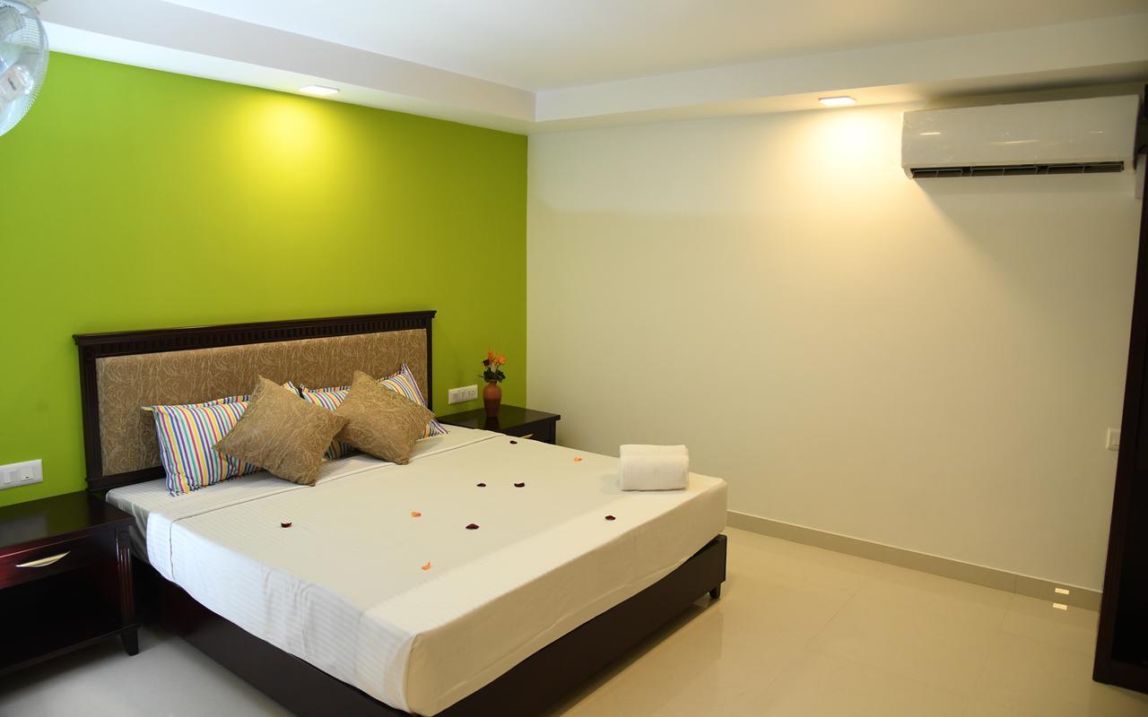 Temple Plaza Kochi Hotel Chottanikara Exterior foto