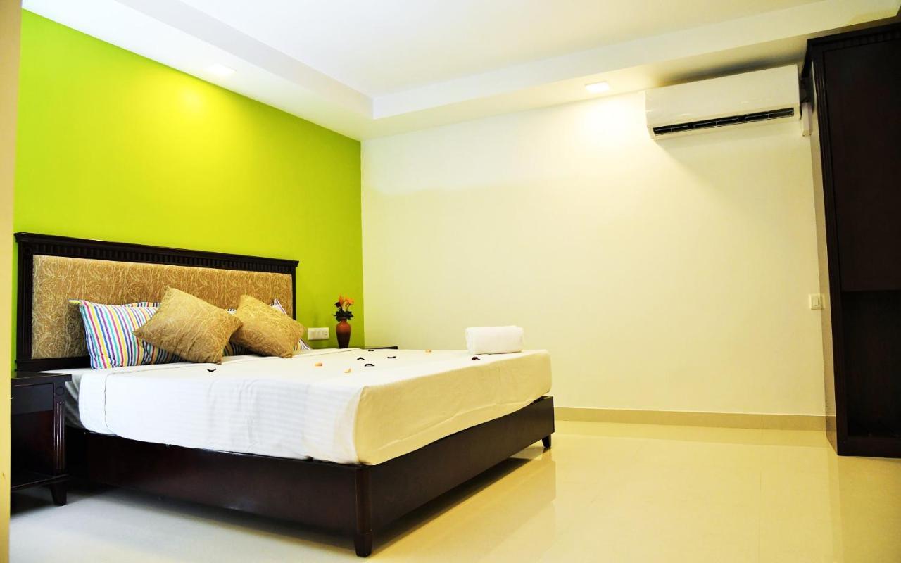 Temple Plaza Kochi Hotel Chottanikara Exterior foto