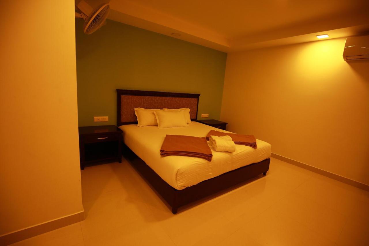 Temple Plaza Kochi Hotel Chottanikara Exterior foto